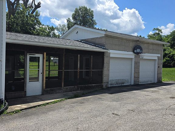 5th image of 104 S Johnson Ave