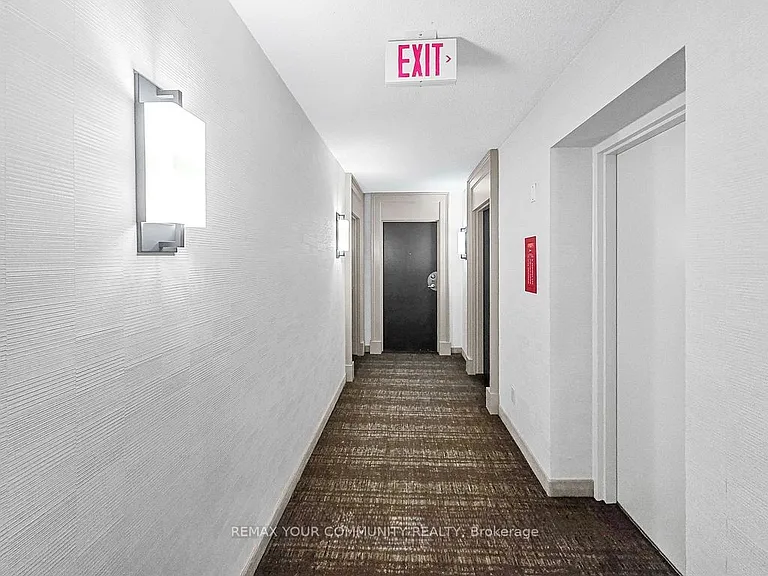 30 Harrison Garden Blvd #911 — Photo 16
