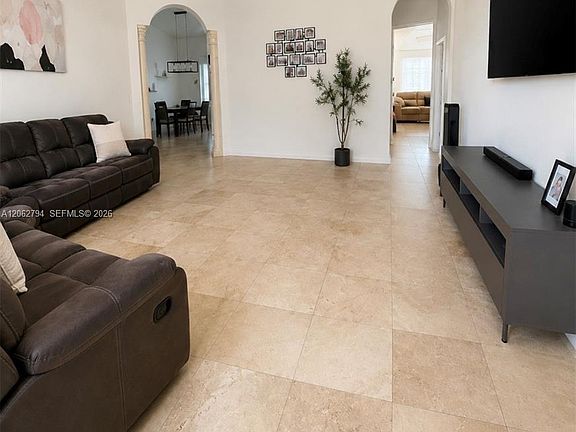 5th image of 14480 SW 292nd St