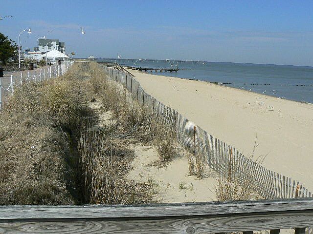 3 Blocks to beach