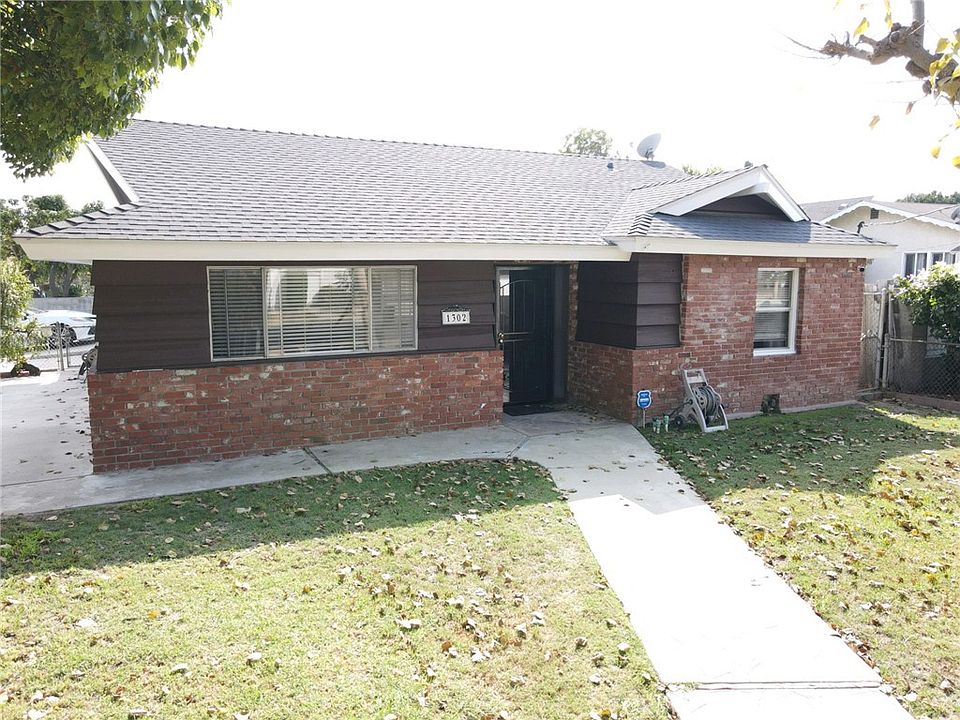 1st image of 1302 W 222nd St