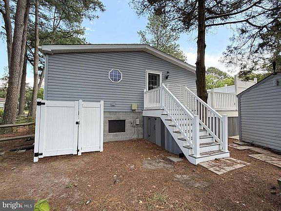 4th image of 26588 Barn Ln #7