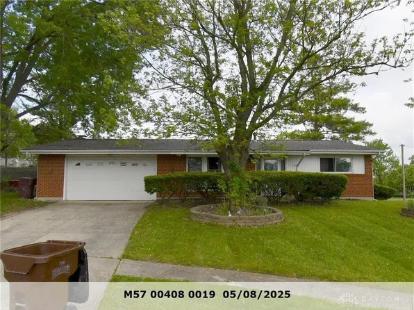 605 Cromer Ct, Englewood, OH 45322