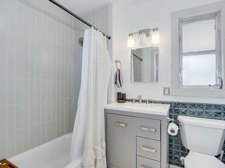 2208 Central Ave #2 — Photo 16