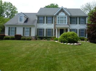 696 Misty Hollow Dr, Ambler, PA 19002