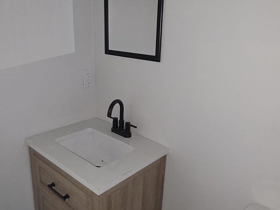 5th image of 1513 Ionia St