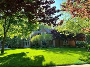 413 Snow Trail Dr, Findlay, OH 45840