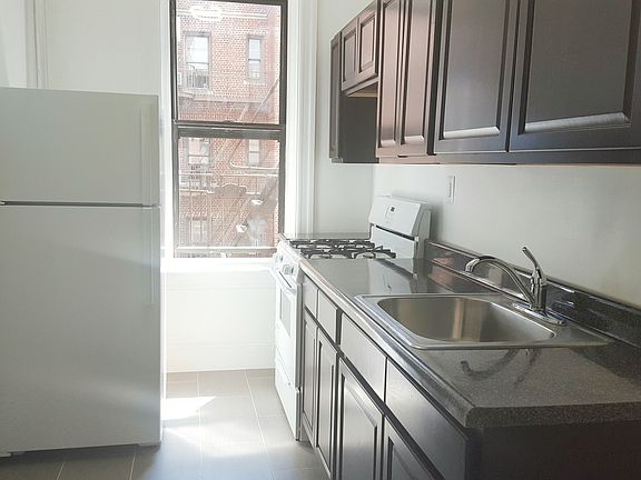 4th image of 289 Empire Blvd APT 5A
