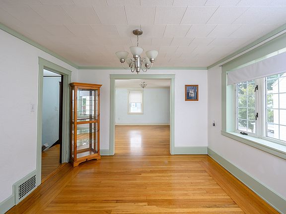 5th image of 62-64 Lawn Ave #2