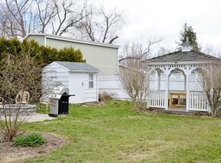 21 Oleander St, West Springfield, MA 01089