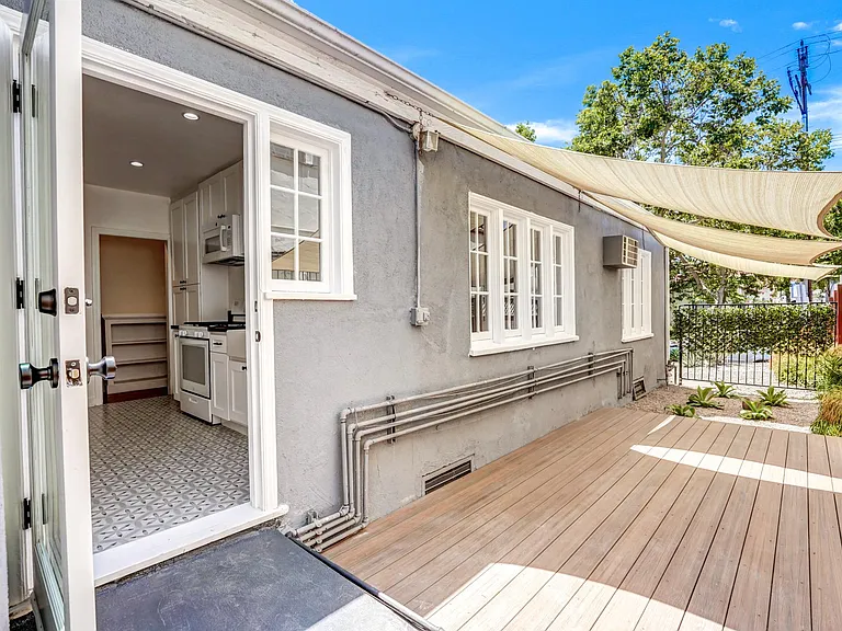 828 N Formosa Ave — Photo 9