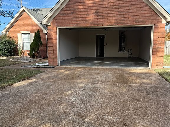 2nd image of 8490 Highland Glen Cir N