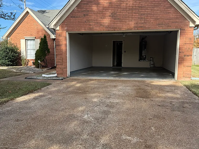 8490 Highland Glen Cir N — Photo 2