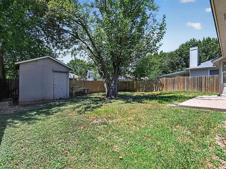 14511 Oliphant St — Photo 33