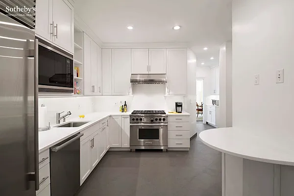 Sold by Sotheby's International Realty | media 21