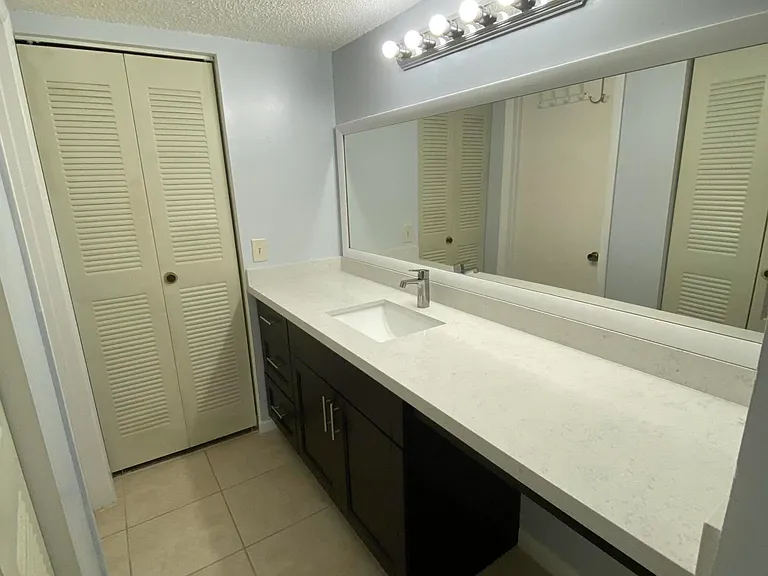 9899 Westview Dr #527 — Photo 7