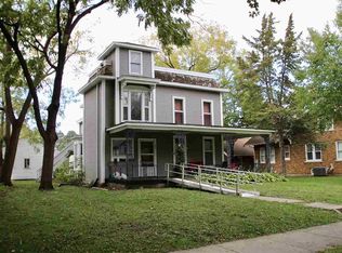 809 Washington St, Cedar Falls, IA 50613