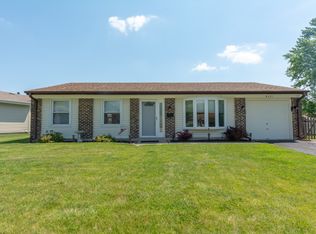 8031 S Applewood Ct, Hanover Park, IL