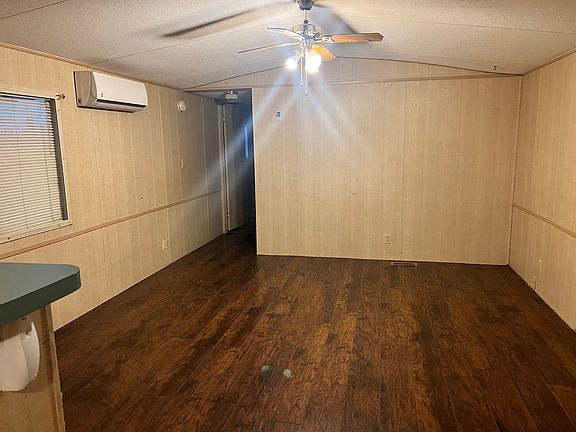 5th image of 2100 Lori Dr
