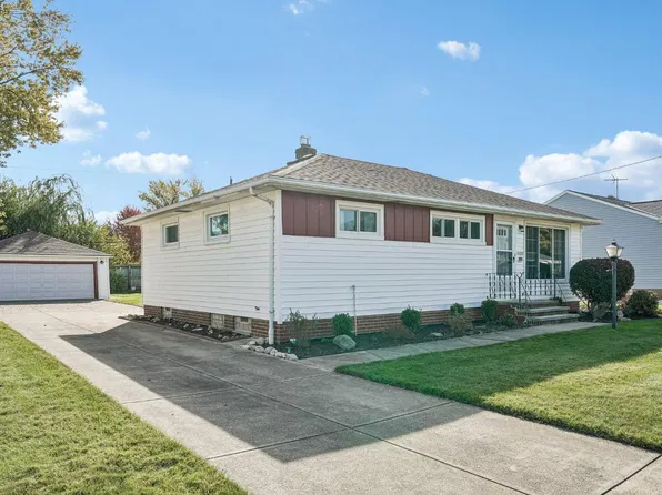 10699 Gabriella Dr, Parma, OH 44130