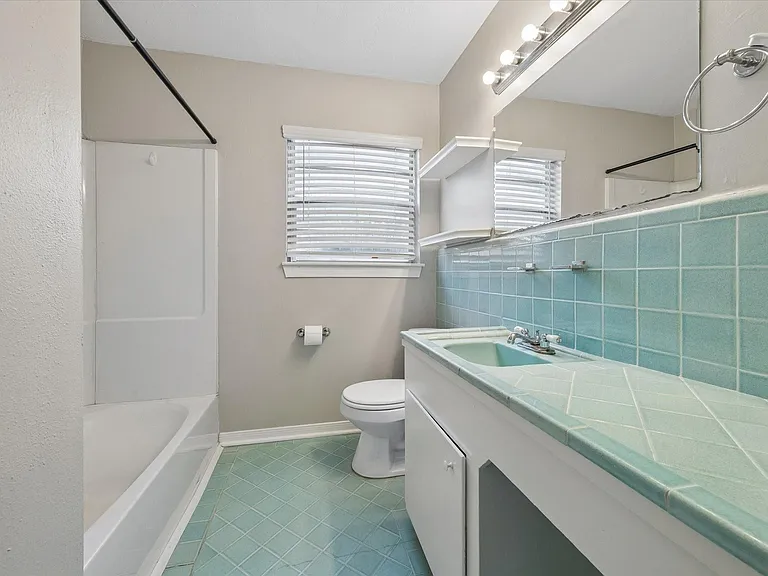 8037 Longridge Dr — Photo 14