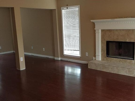 3rd image of 3800 Royal Crest Mews