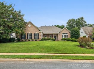 1009 Irish Moss Ln, Matthews, NC 28104