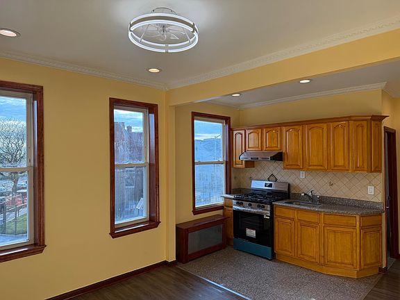 3rd image of 111-03 Rockaway Blvd #2R