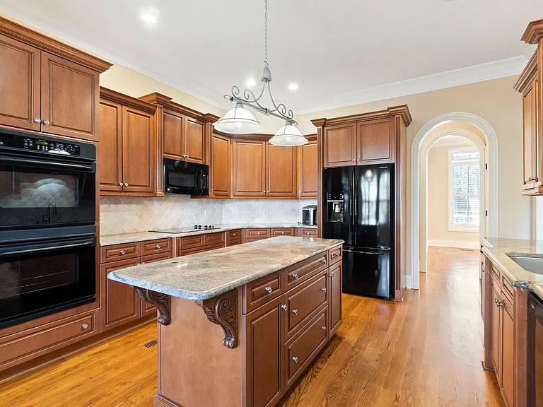 2686 Medina Ct — Photo 41