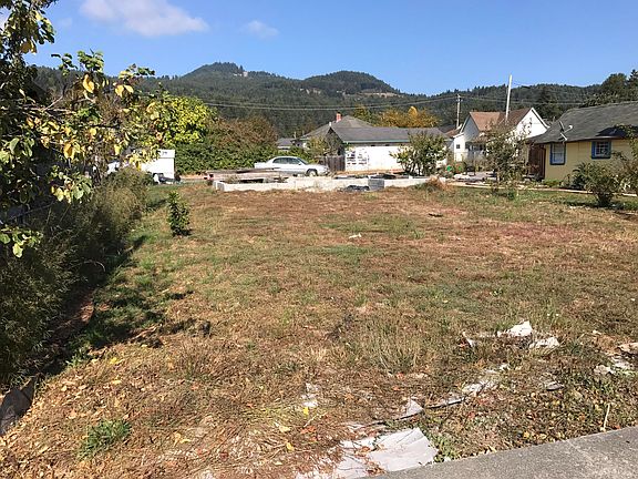 2nd image of 221 Railroad Ave