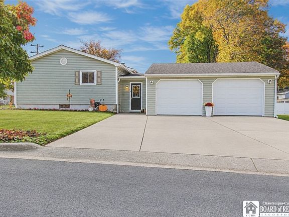 4th image of 125 Hebner St