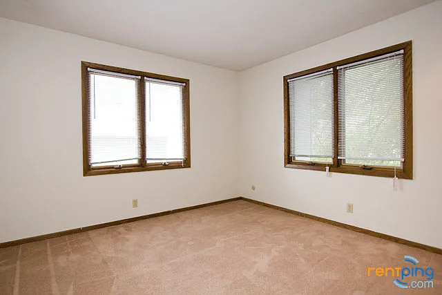 3 bed, 3.5 bath, 1440 sqft, $1,729 — Photo 3