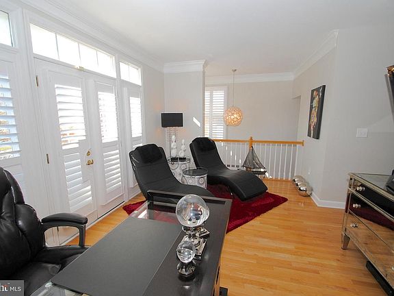 5th image of 425 Penwood Dr