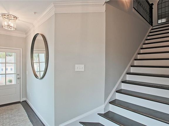 4th image of 1080 Broadview Dr #11
