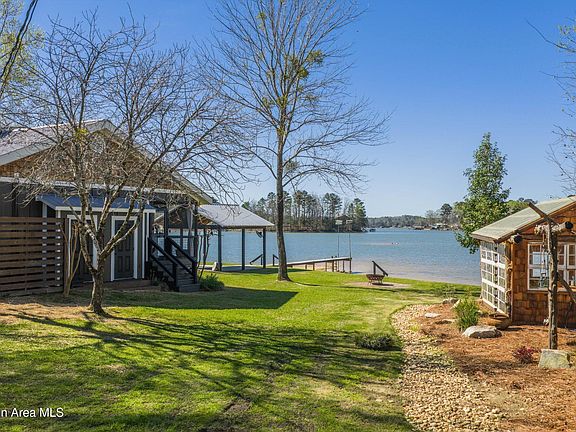 2nd image of 1122 Lakeshore Dr