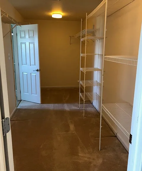 102 Martin Ct — Photo 1