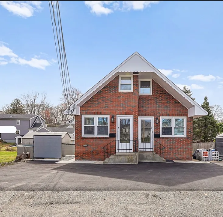 6 Selina St #6B