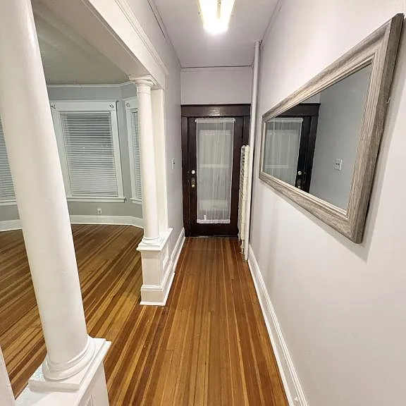 52 Grove Ave — Photo 4