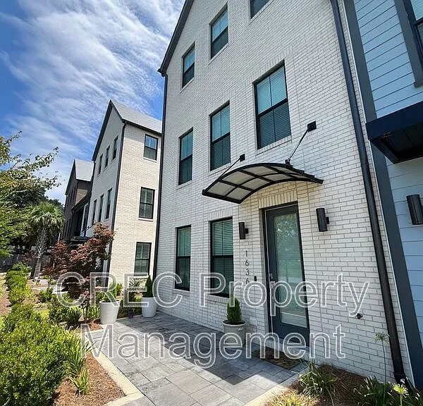 1636 Florentia St — Photo 34
