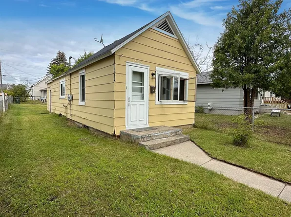 305 N 20th St, Escanaba, MI 49829