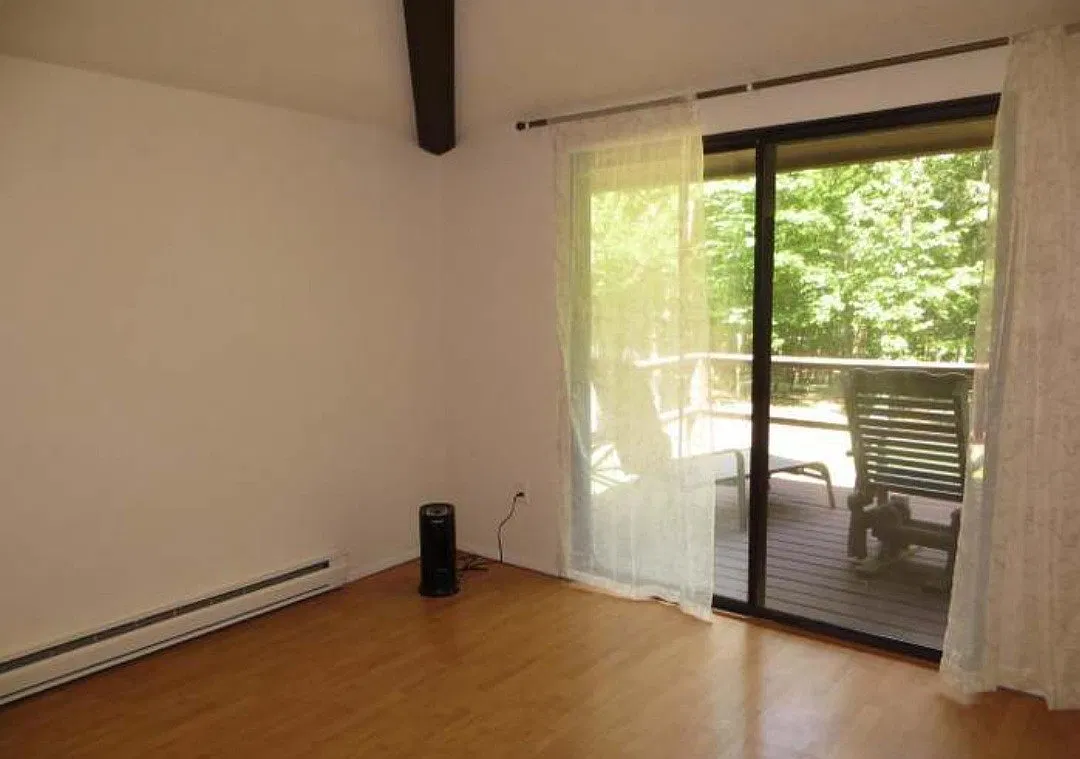 3 bed, 1.5 bath, 1166 sqft, $1,550 — Photo 3