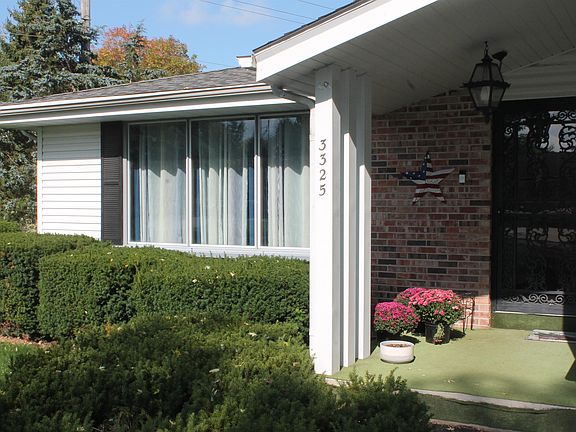 3rd image of 3325 Audubon Ave