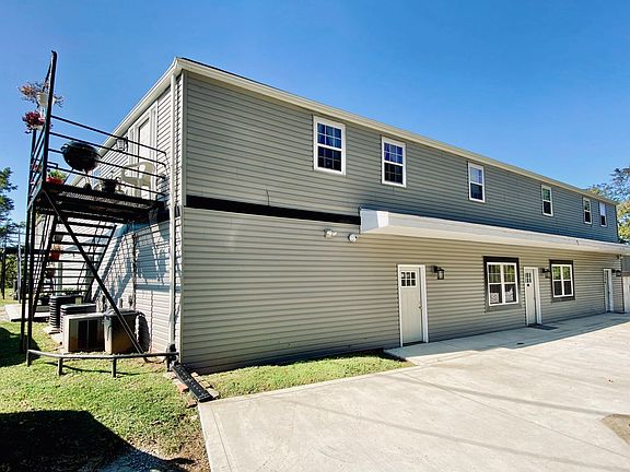 3rd image of 1176 Red Hill Rd APT 203