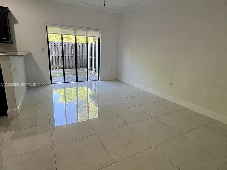 11725 SW 150th Pl #11725 — Photo 8