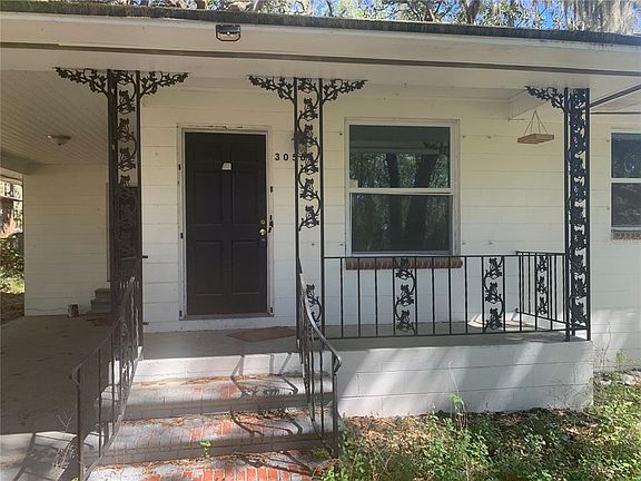 3rd image of 3055 Oak Rd