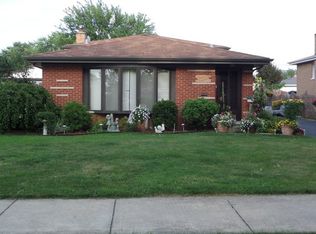 8227 Meade Ave, Burbank, IL