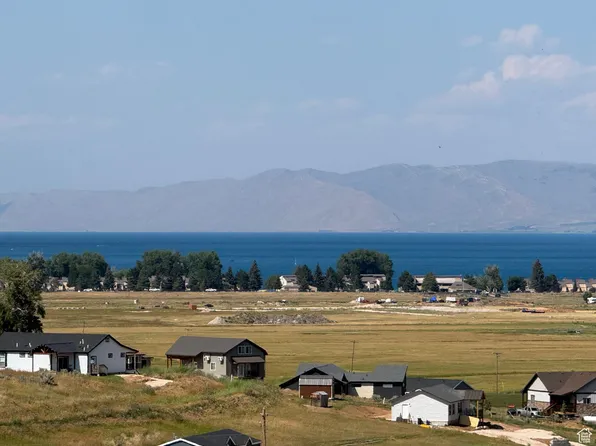 3154 S Golf Course Dr, Garden City, UT 84028