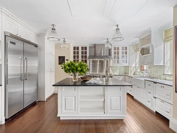 823 Park Avenue image 6 of 16