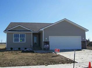 1533 94th St, West Des Moines, IA 50266