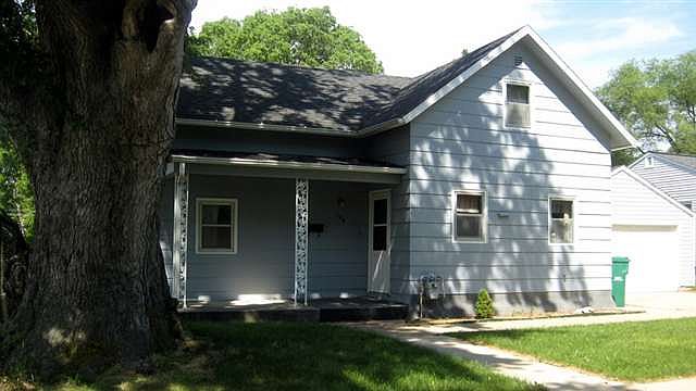 2nd image of 709 2nd Ave NE